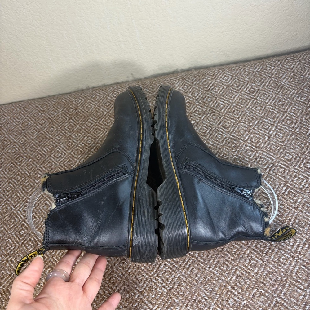 DR. MARTENS AIR WAIR BOOTS SZ 6L BLACK LEATHER W/ FAUX LEOPARD FUR LINING GRUNGE - Picture 5 of 7
